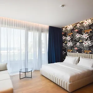 **** Hotel Flamingo & Albanie